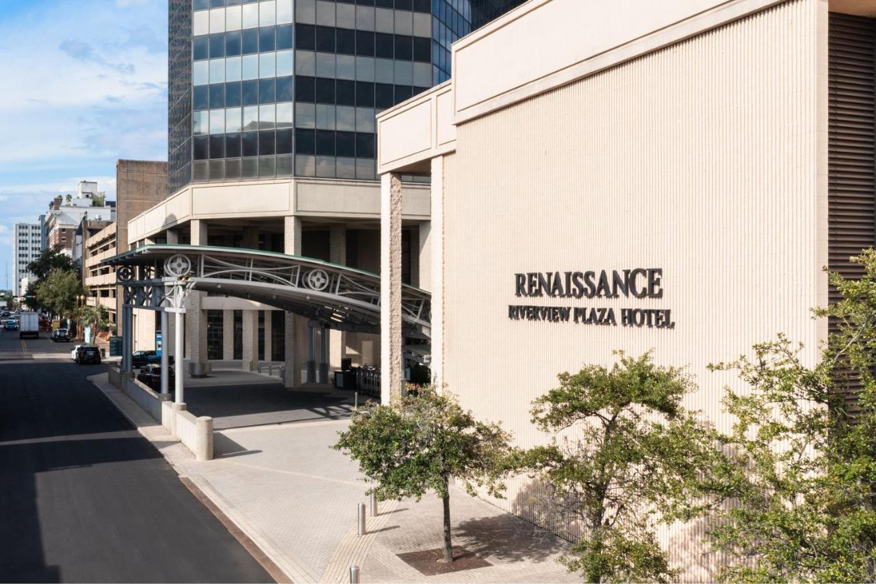 Renaissance Riverview Plaza 4*