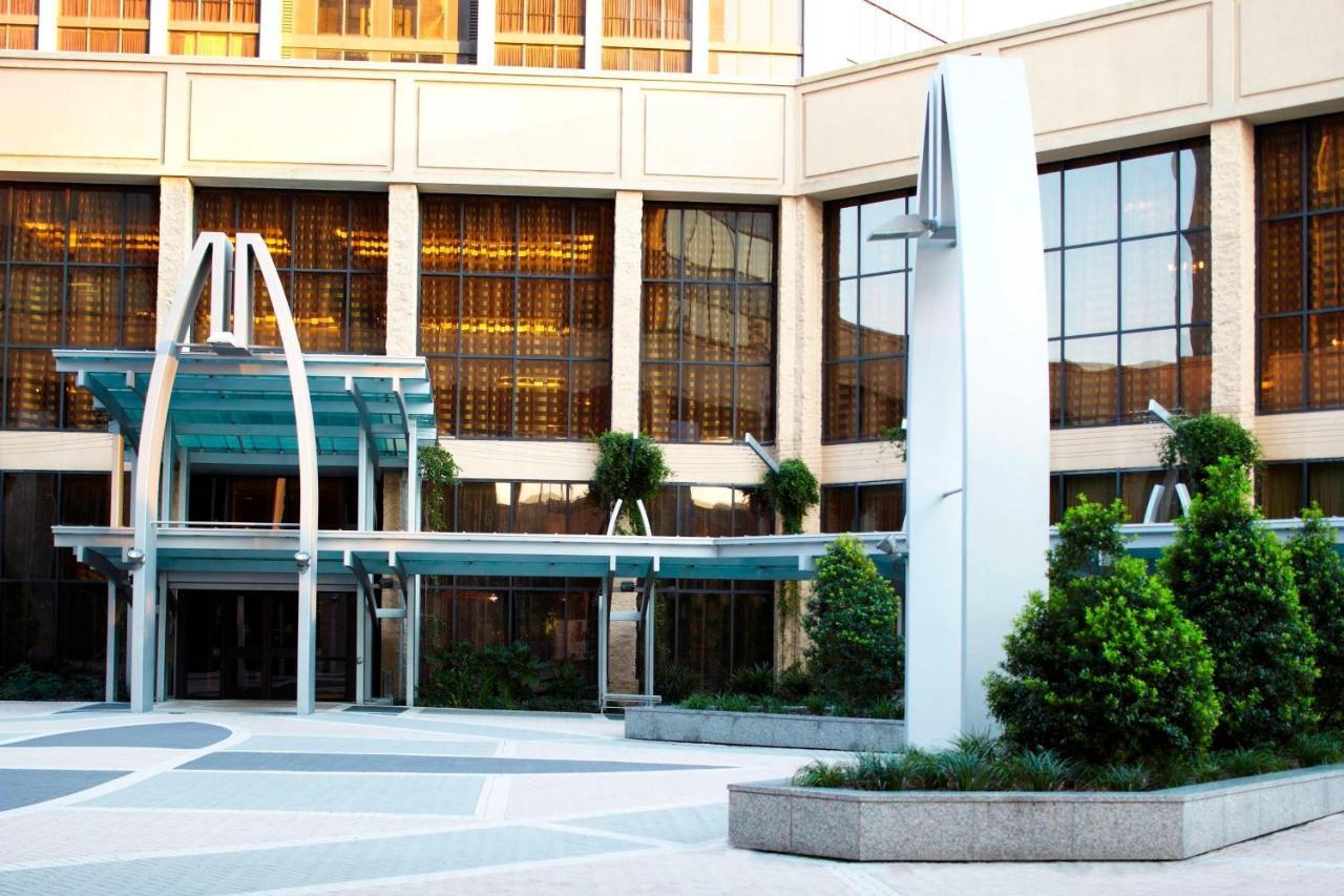 Renaissance Riverview Plaza 4*