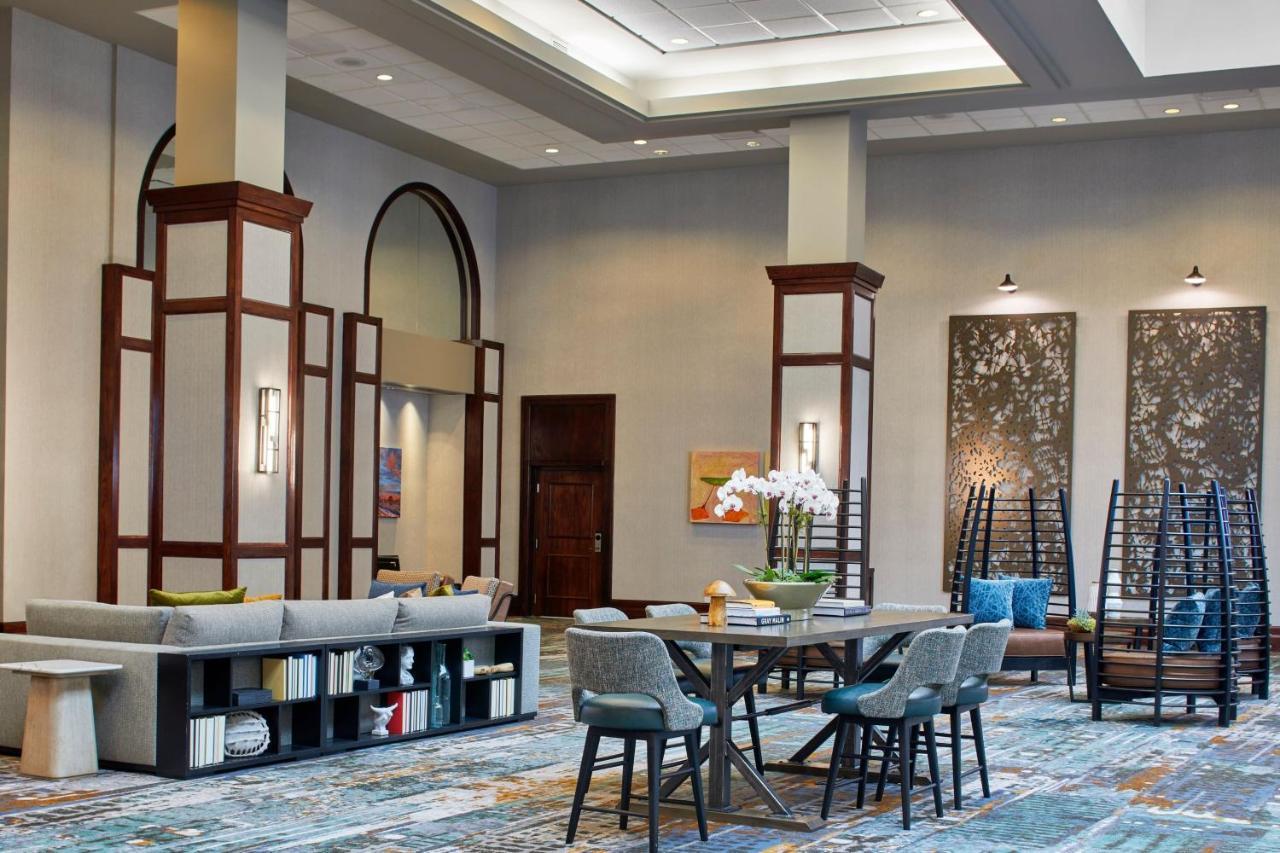 Renaissance Riverview Plaza Hotel 4*
