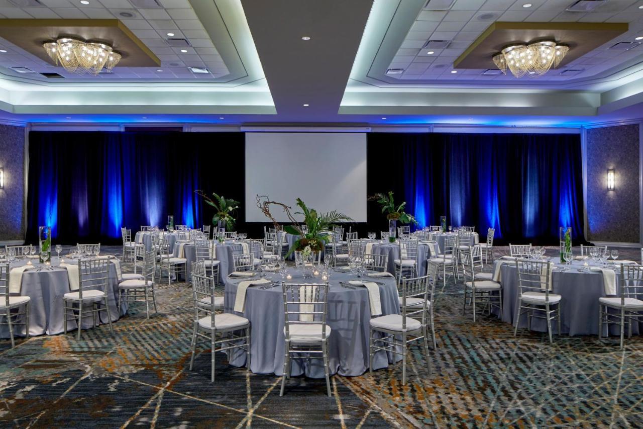 Renaissance Riverview Plaza 4* Mobile