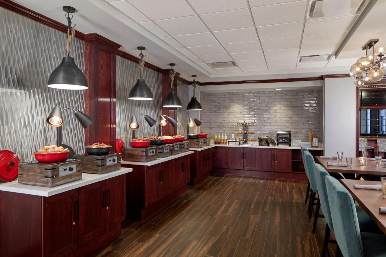 Renaissance Riverview Plaza Hotel 4*