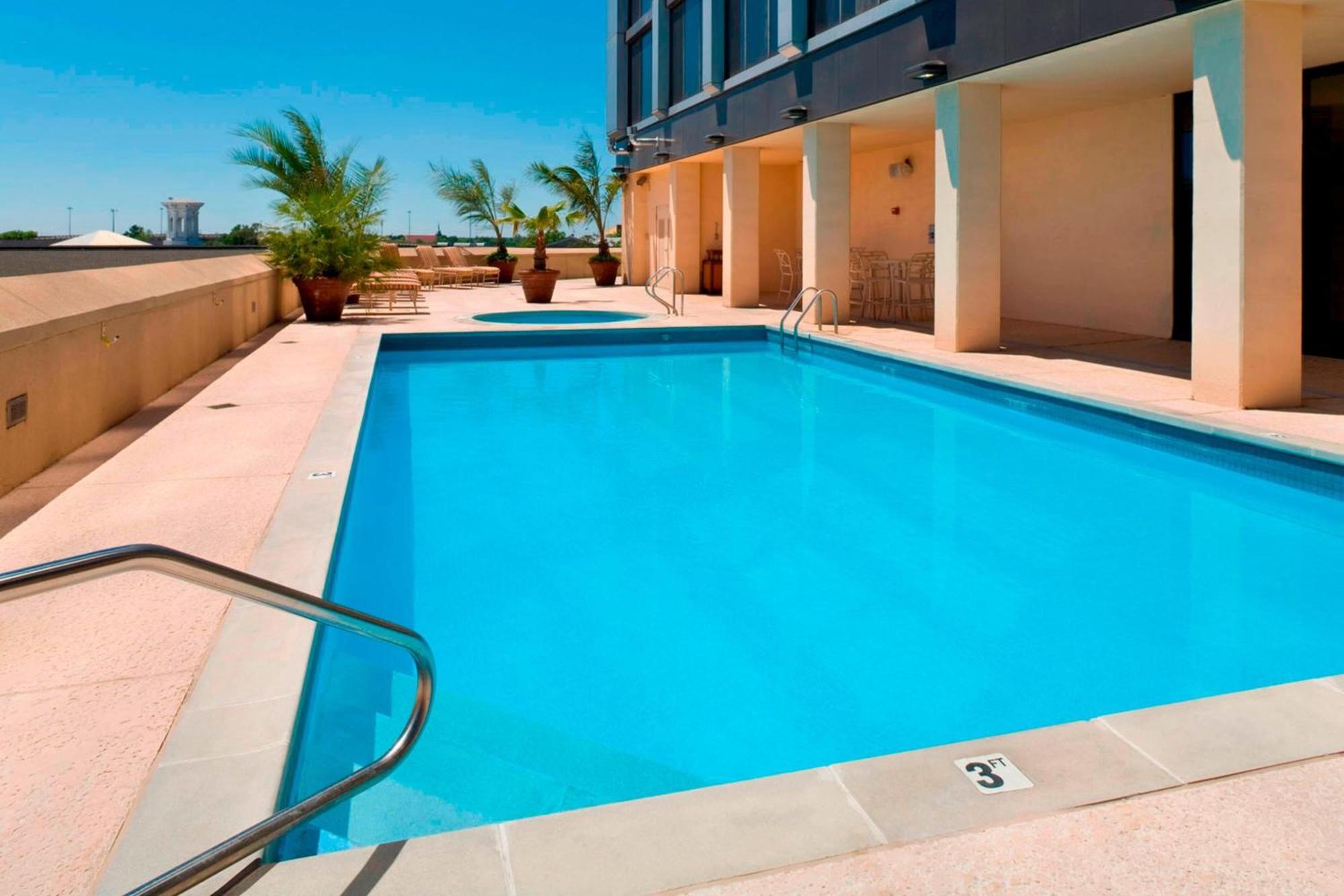 Renaissance Riverview Plaza 4*